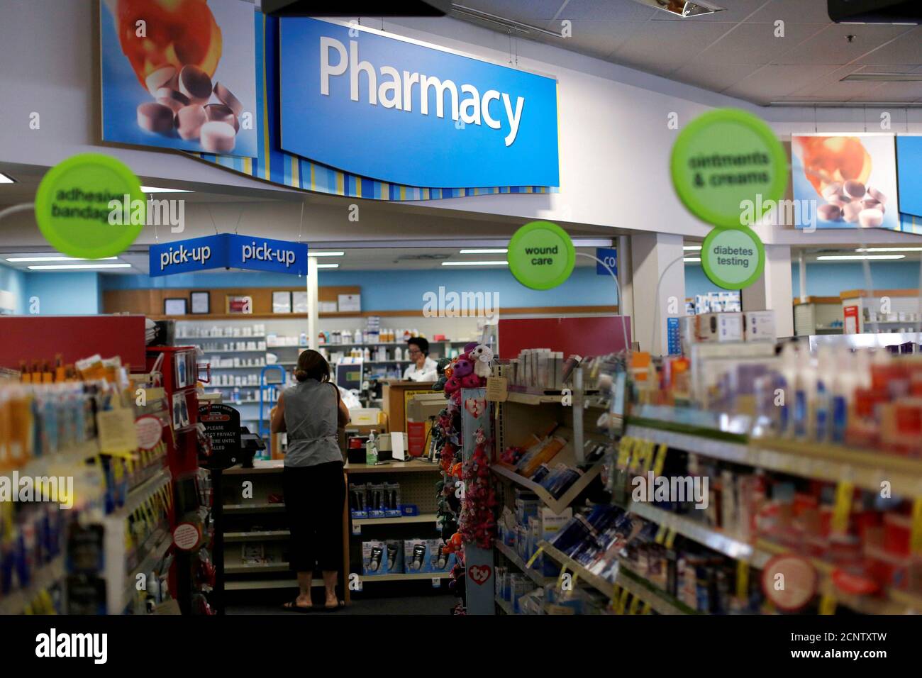 Cvs Pharmacy Counter High Resolution Stock Photography And Images Alamy