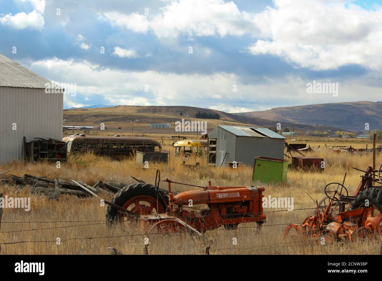 USA Road Trip Agriculture Outlook Midwest Tractor Trees Stock Photo Alamy