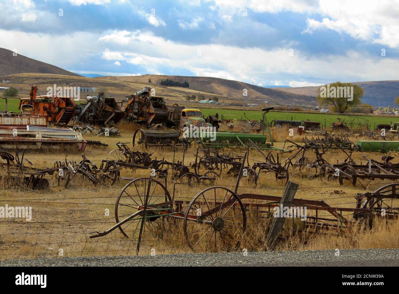 USA Road Trip Agriculture Outlook Midwest Tractor Trees Stock Photo Alamy