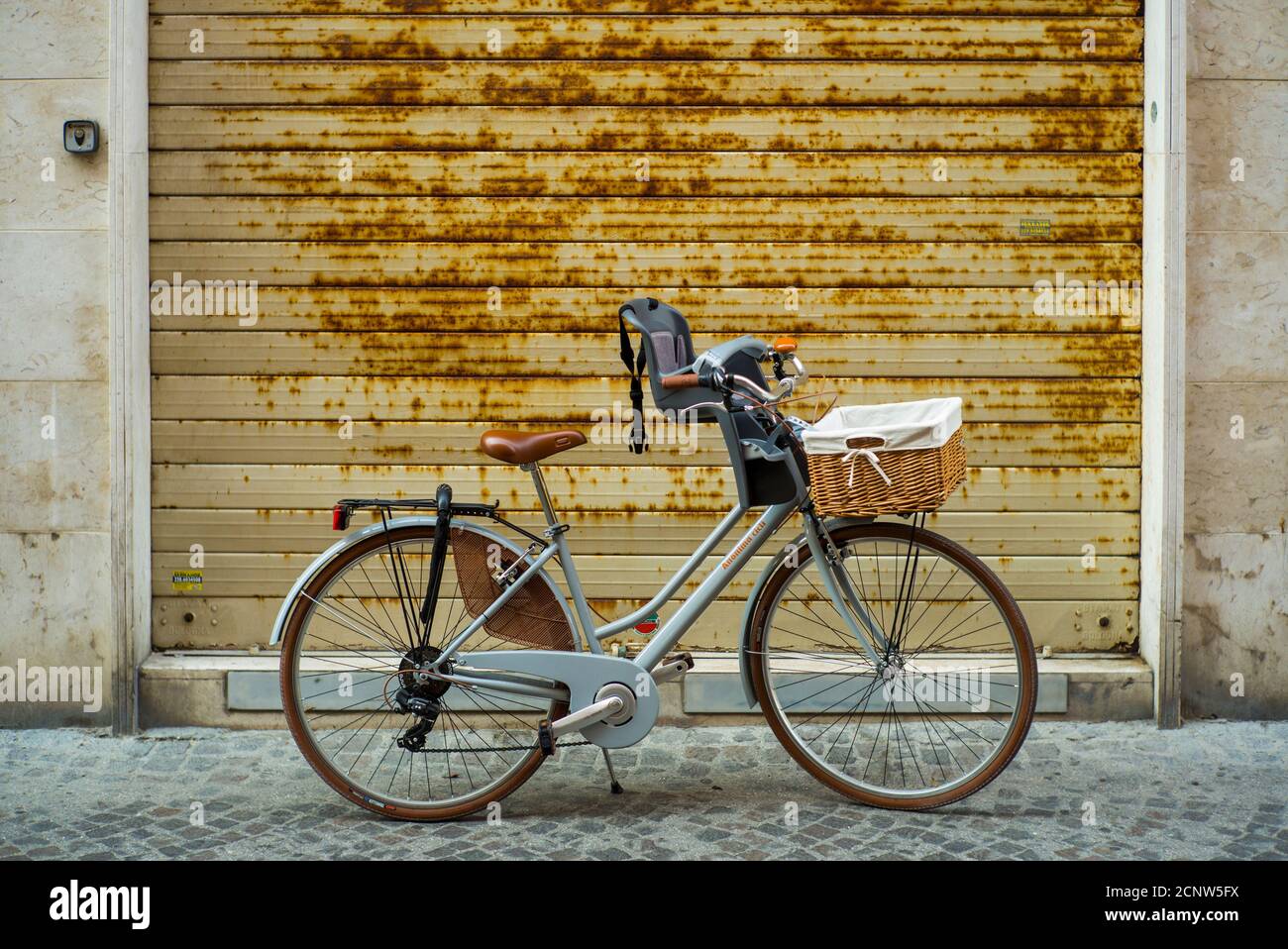 Ladies bike with basket and child seat hotsell