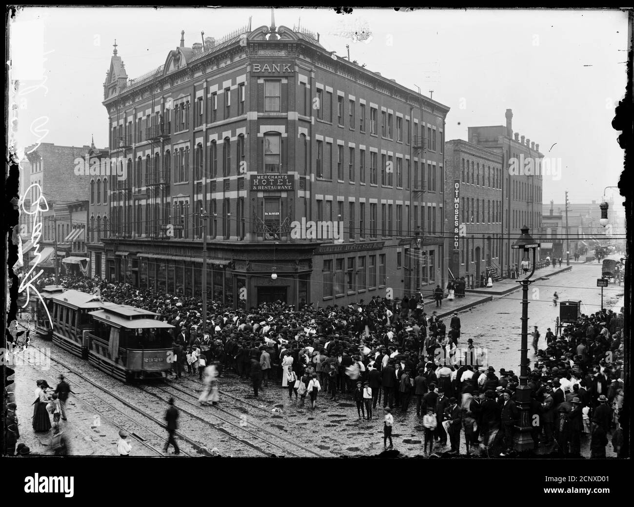Crowd gathered in front of the Milwaukee Avenue Bank during a bank failure, Chicago, Illinois Stock Photo