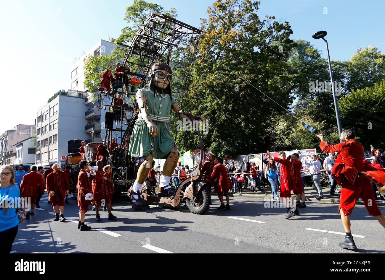 Royal de luxe puppet hi-res stock photography and images - Alamy