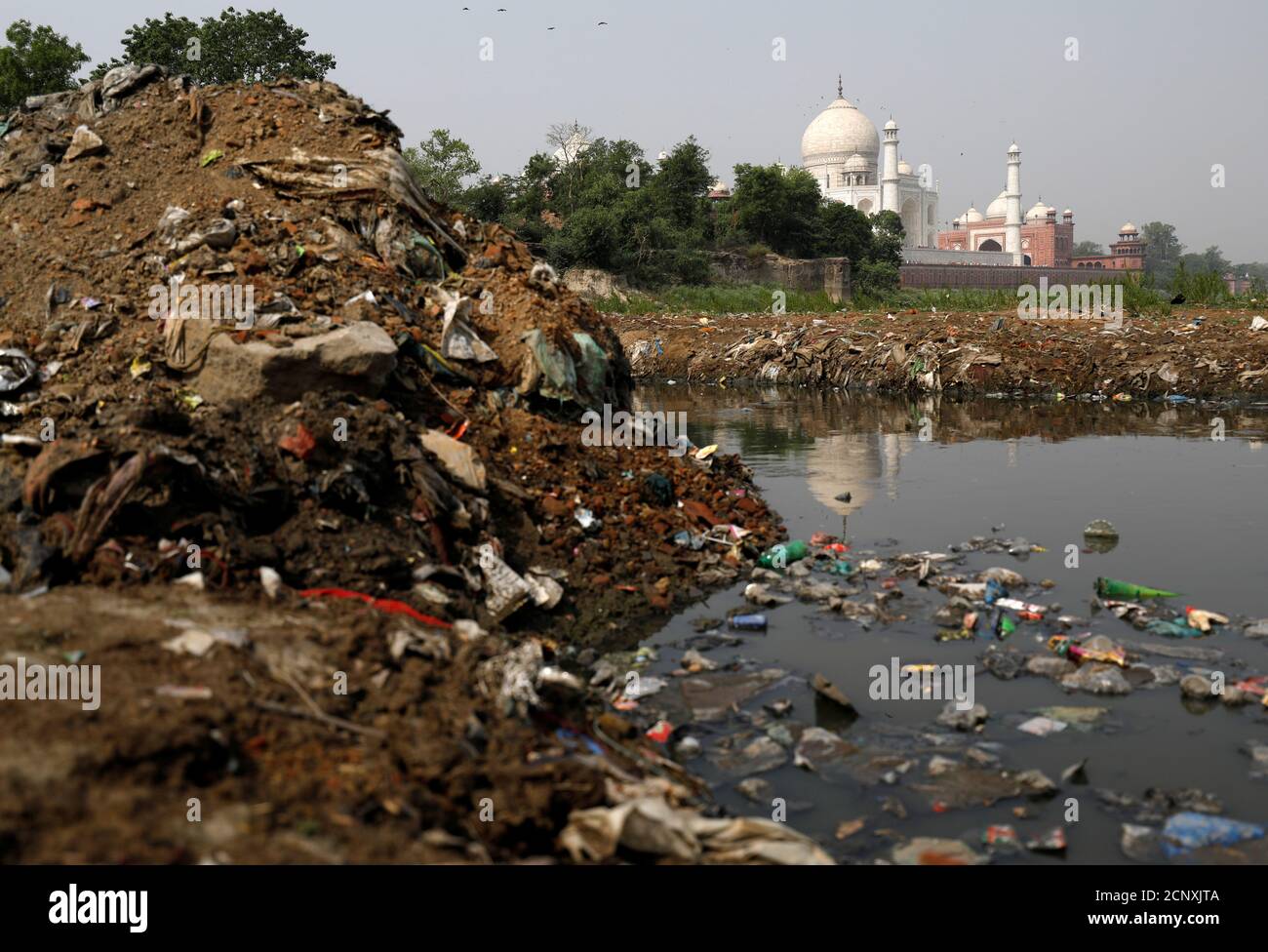 Yamuna river agra pollution hires stock photography and images Alamy