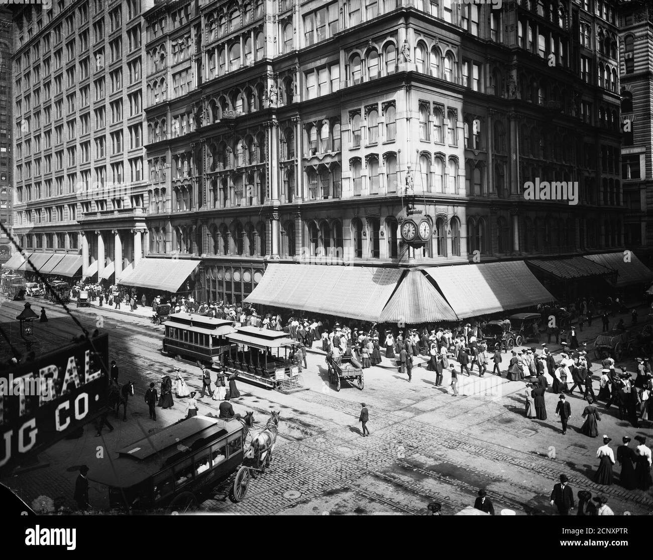 Exterior view of Marshall Field & Company, Chicago, Illinois, circa 1905. Stock Photo