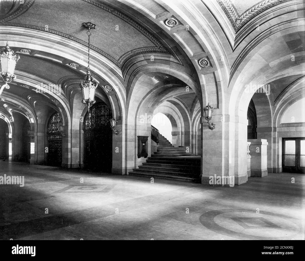Interior view of the first floor of the Cook County Courthouse, Chicago, Illinois, circa 1905. Stock Photo