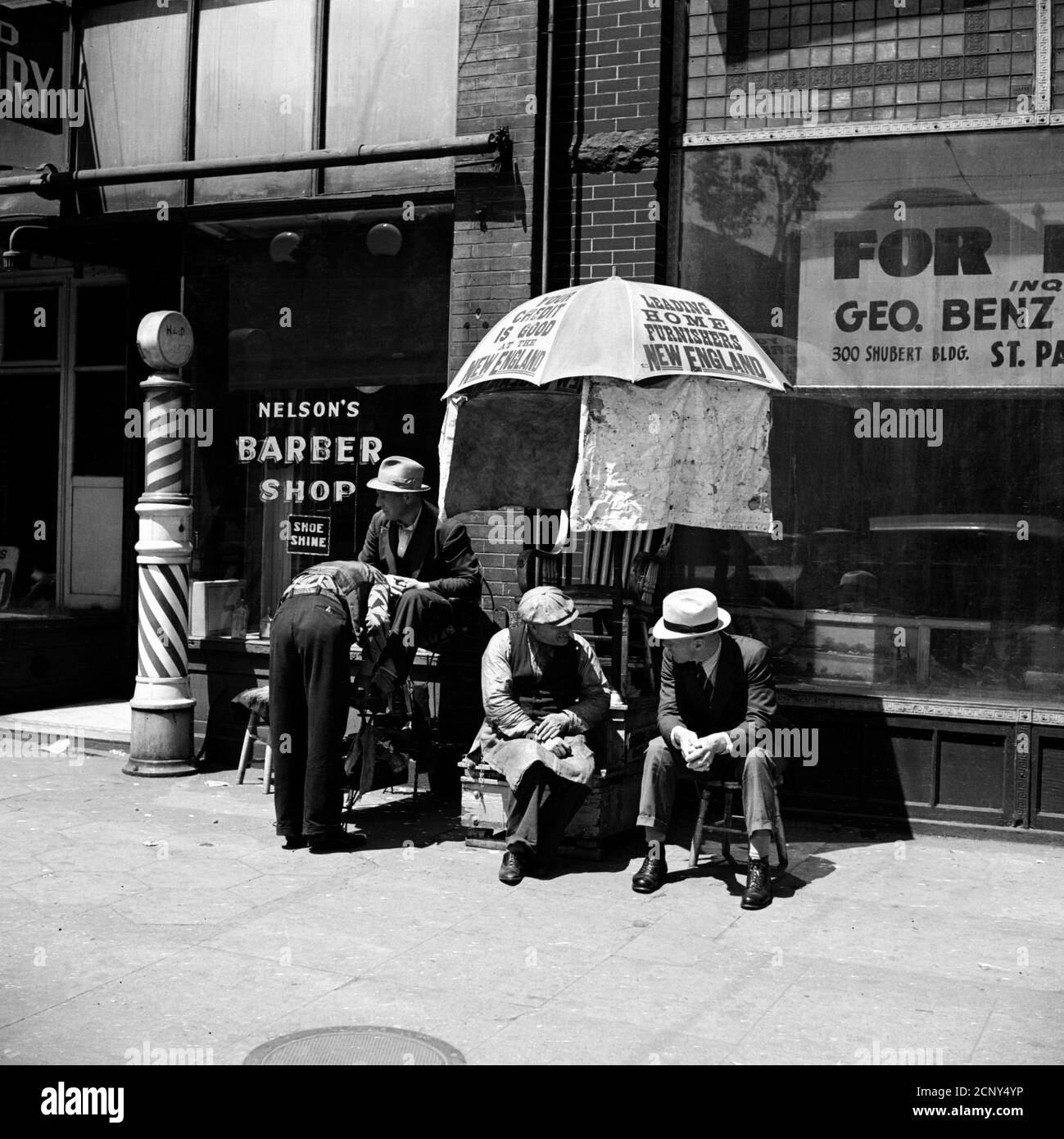 Bootblack stand Minnesota, USA (1937) Stock Photo