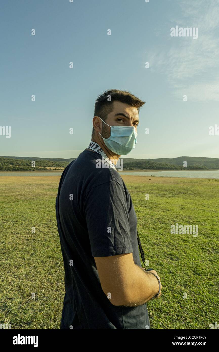 Mask guy hi-res stock photography and images - Alamy