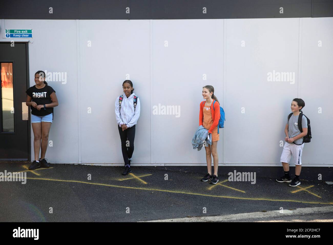Queue of pupils hi-res stock photography and images - Alamy