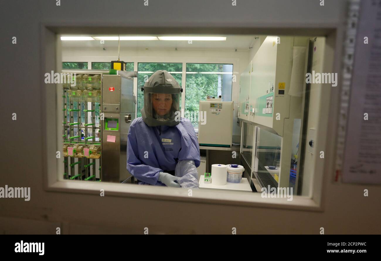 Biosafety level 3 laboratory hires stock photography and images Alamy