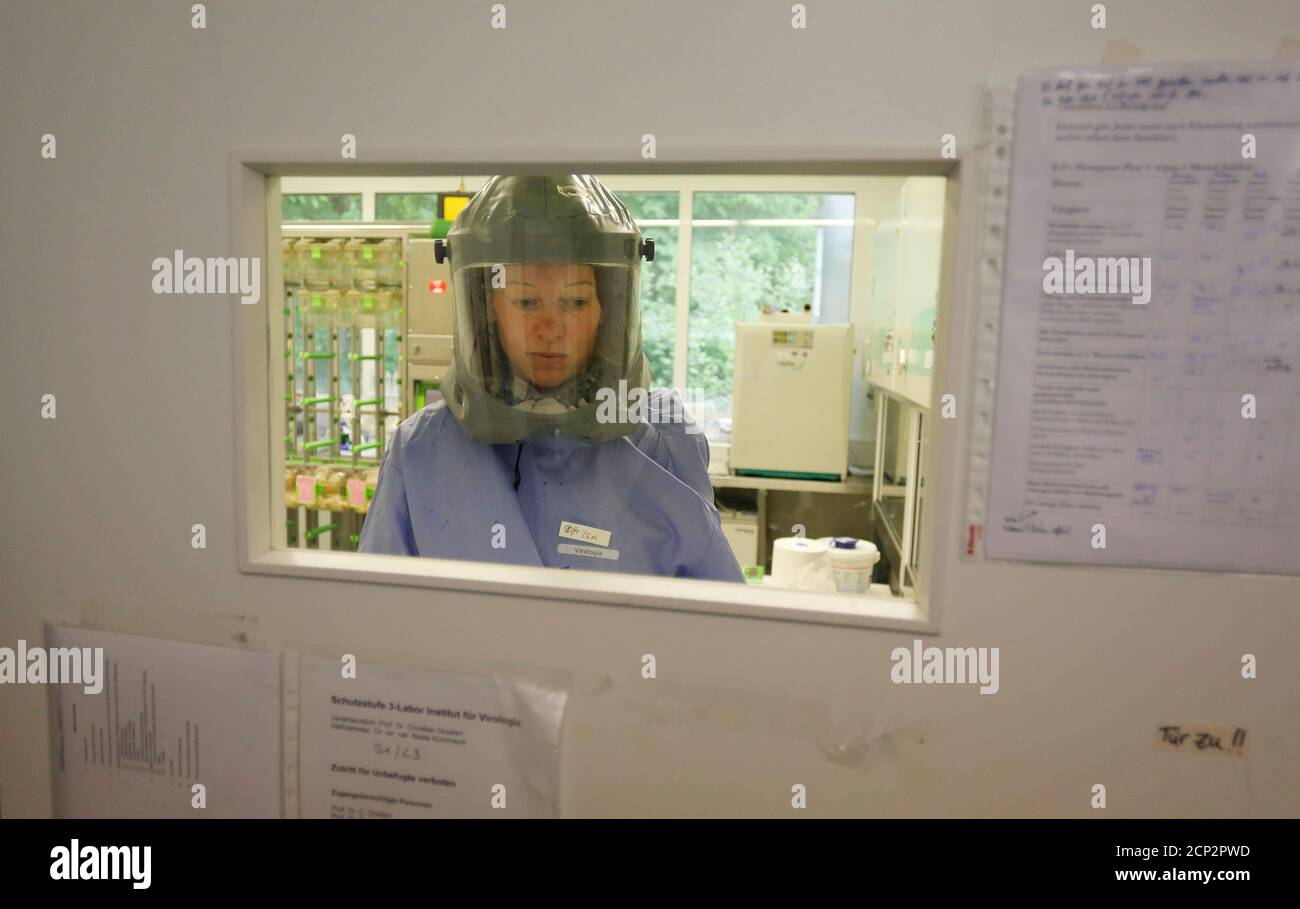 Biosafety level 3 laboratory hires stock photography and images Alamy
