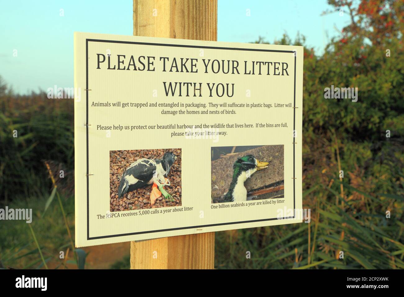 Please Take Your Litter With You, Thornham Harbour, Coast Path, Sign Post, Norfolk, England, UK. Stock Photo