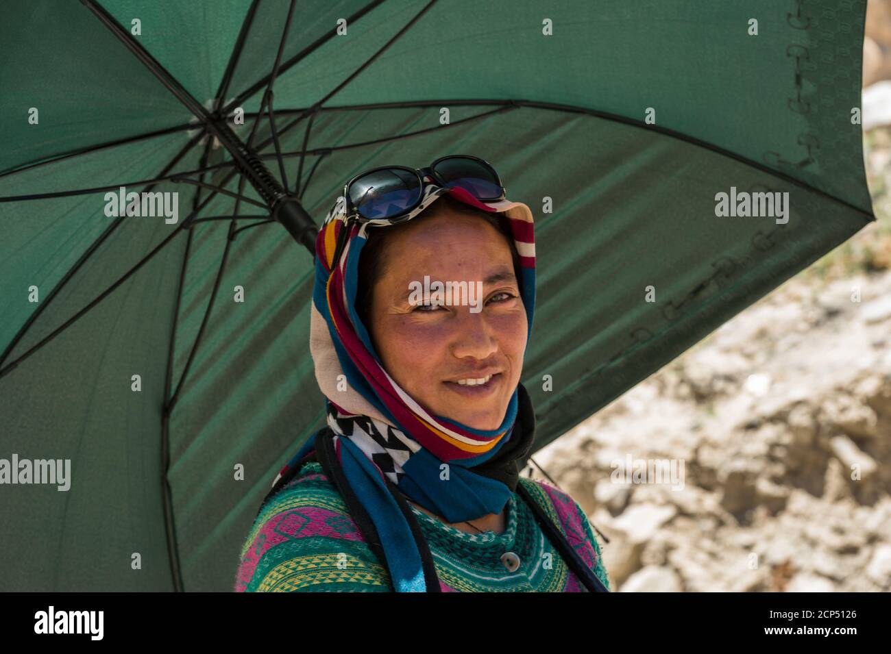 the Nubra Valley with the village of Hundar, Muslim woman Stock Photo