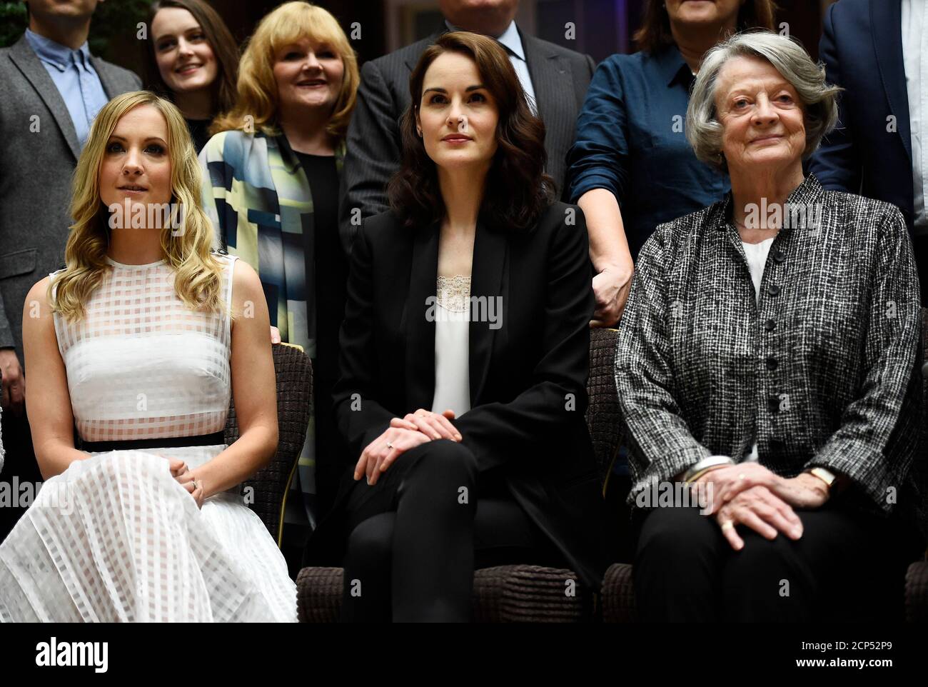 Downton abbey cast hi-res stock photography and images - Alamy