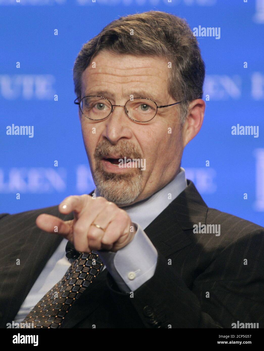 Ceo warner bros barry meyer hi-res stock photography and images - Alamy