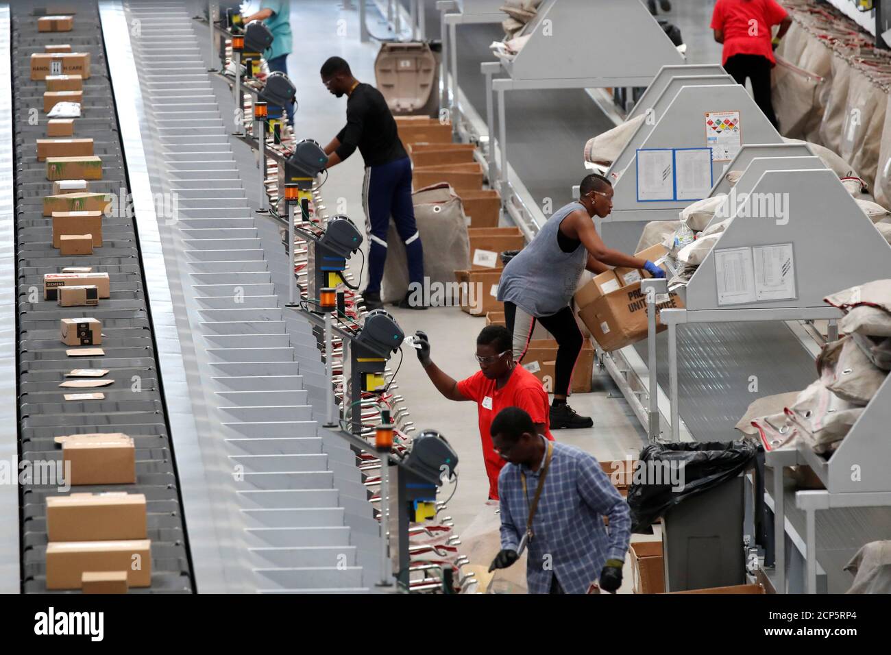 Ups hub hires stock photography and images Alamy