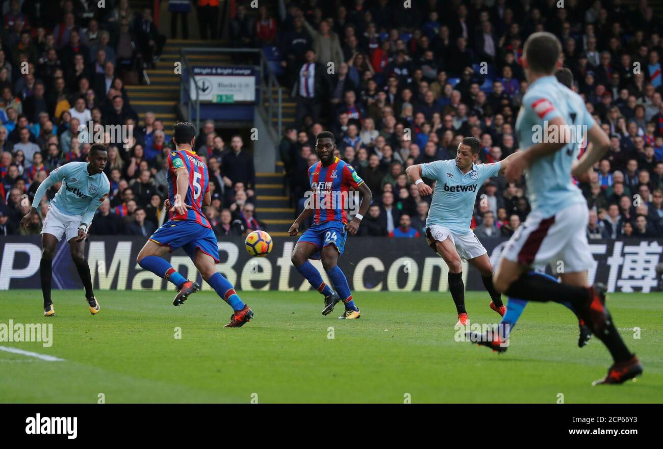 Soccer Football - Premier League - Crystal Palace vs West Ham United - Selhurst Park, London, Britain - October 28, 2017   West Ham United's Javier Hernandez scores their first goal    REUTERS/Eddie Keogh    EDITORIAL USE ONLY. No use with unauthorized audio, video, data, fixture lists, club/league logos or 'live' services. Online in-match use limited to 75 images, no video emulation. No use in betting, games or single club/league/player publications. Please contact your account representative for further details.? Stock Photo