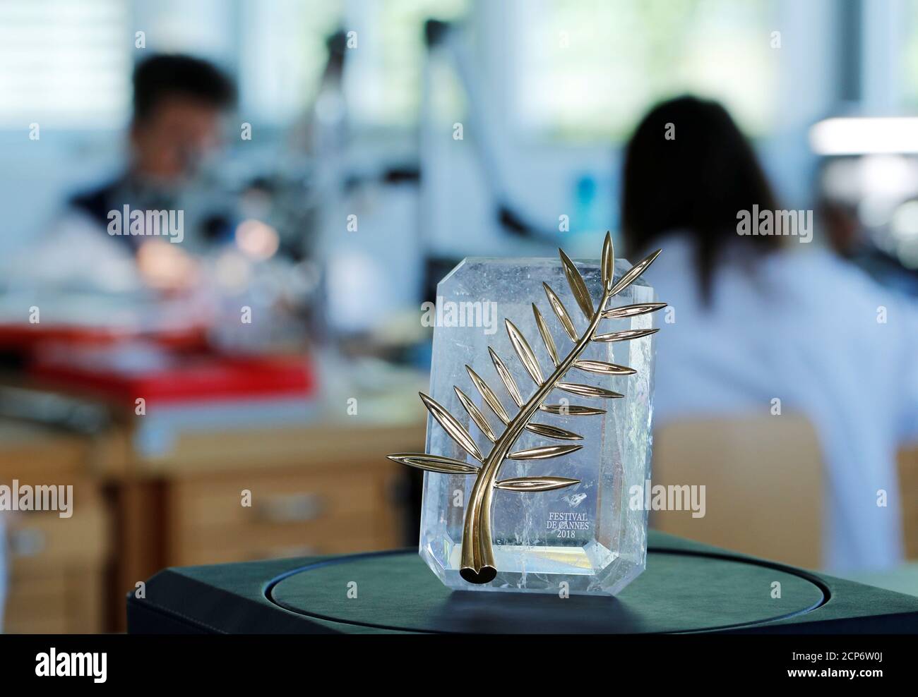 Palme d'or trophy hi-res stock photography and images - Alamy
