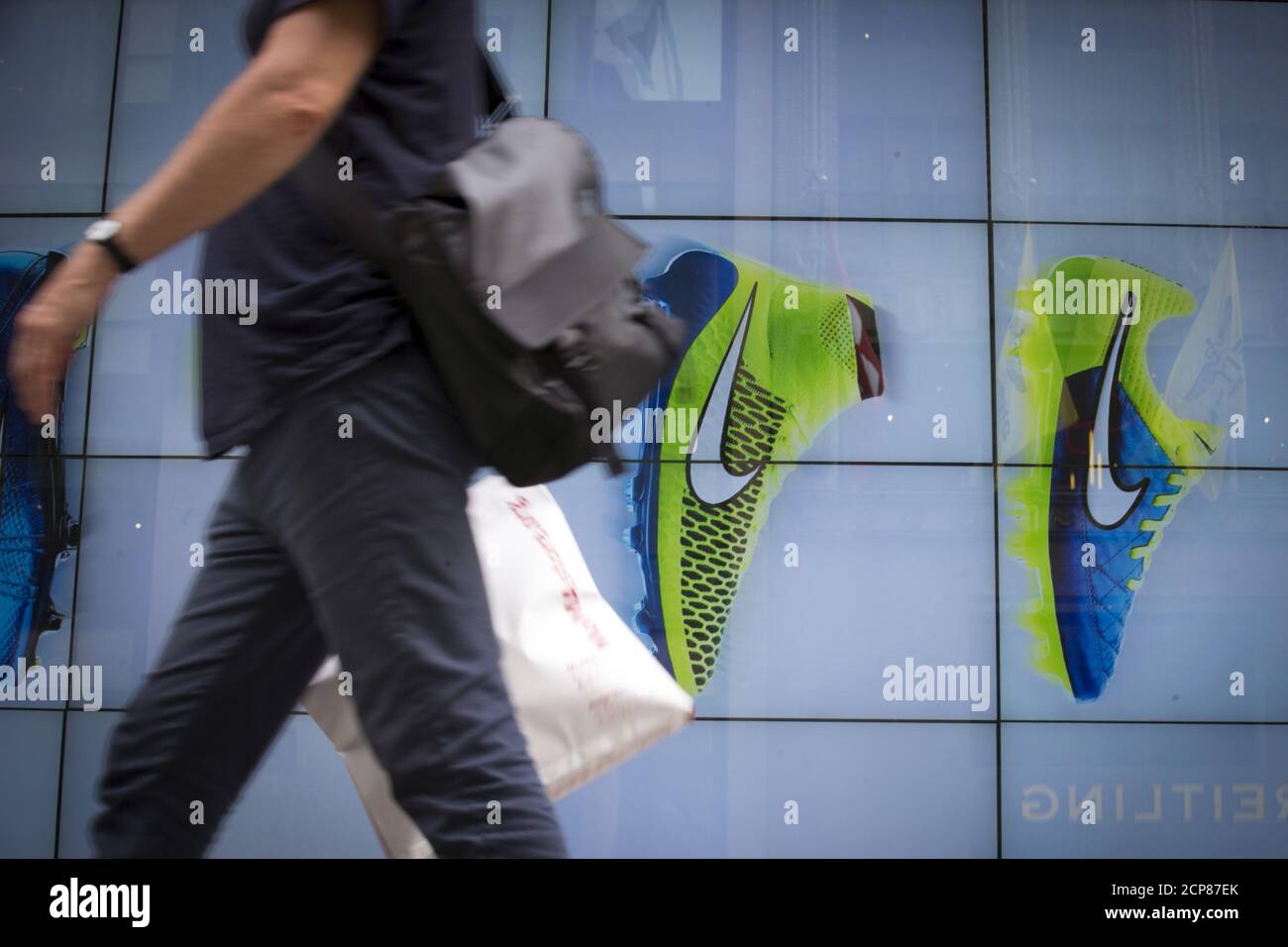 Nike store new york hi-res stock photography and images - Alamy