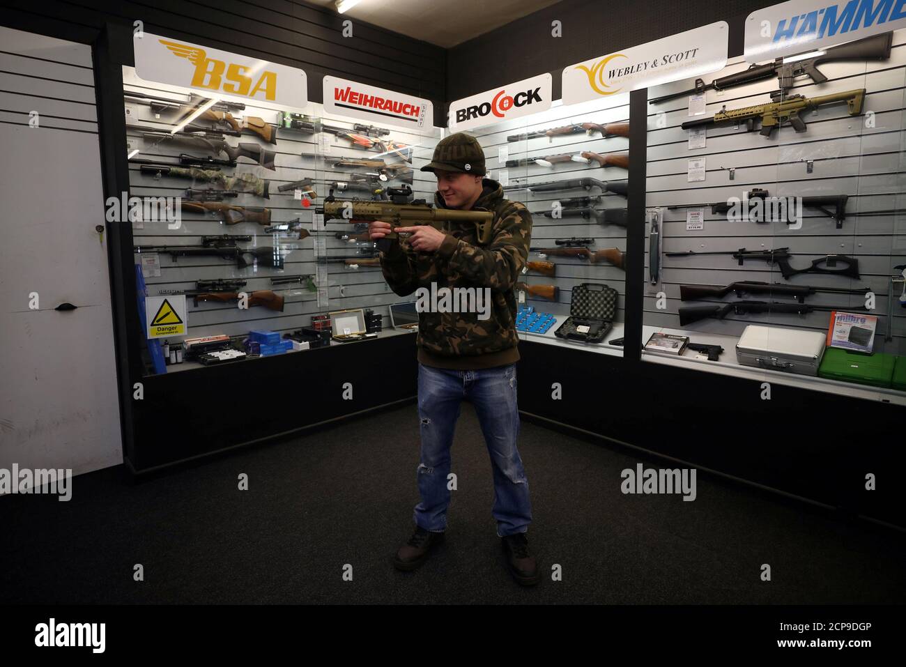 Sig sauer gun hires stock photography and images Alamy