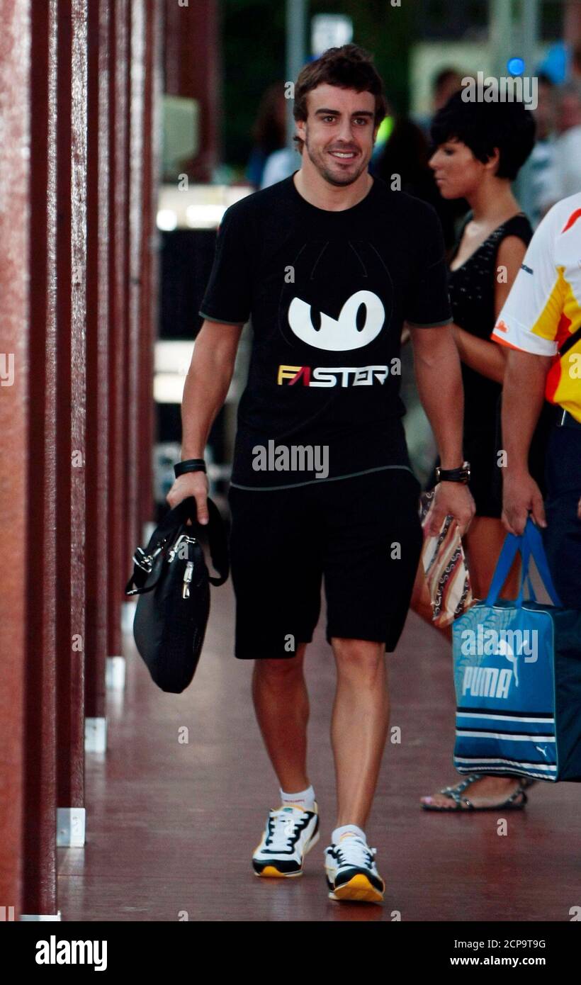 Fernando Alonso And Raquel Del Rosario High Resolution Stock Photography And Images Alamy