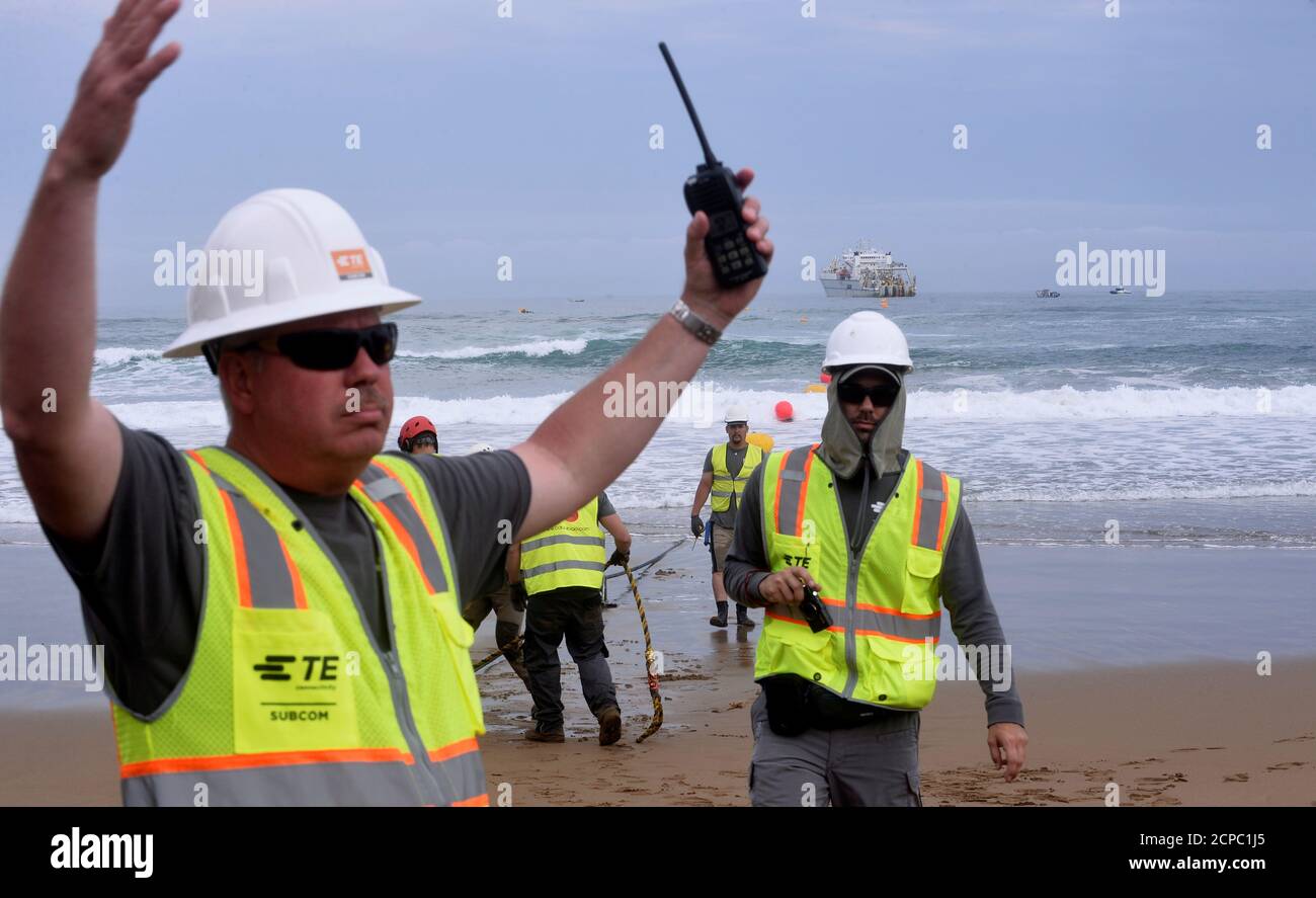 Fiber optic cable and ocean hires stock photography and images Alamy