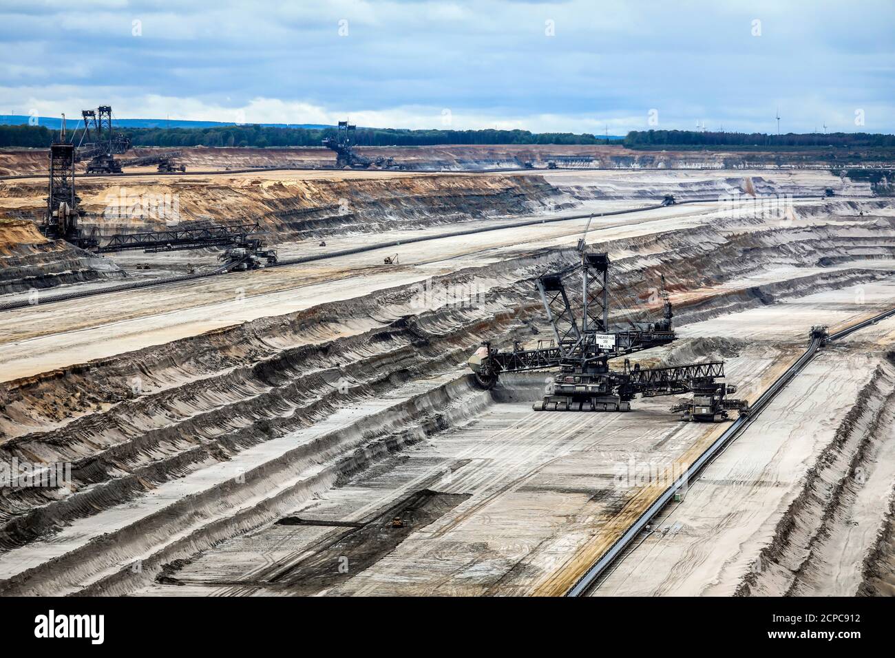 Bucket-wheel excavator in the RWE lignite mine Hambach, Elsdorf, North Rhine-Westphalia, Germany Stock Photo