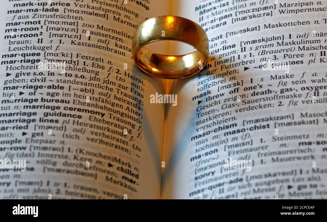 German English Dictionary High Resolution Stock Photography And Images Alamy 