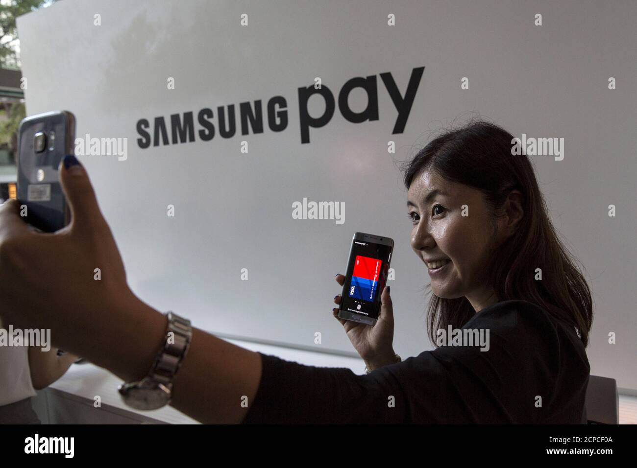 Samsung Galaxy S6 Edge High Resolution Stock Photography And Images Alamy