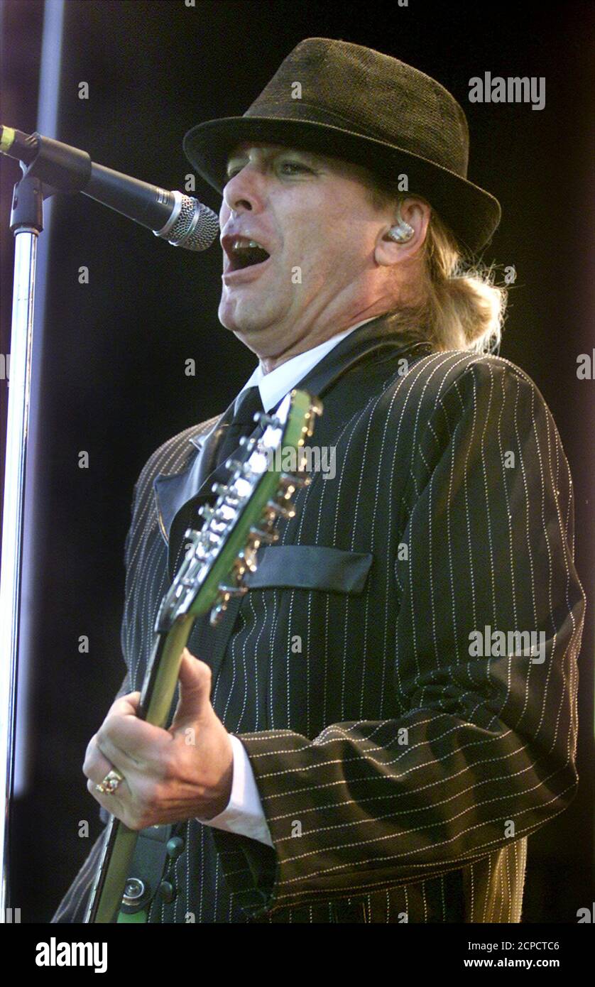 Robin zander hires stock photography and images Alamy