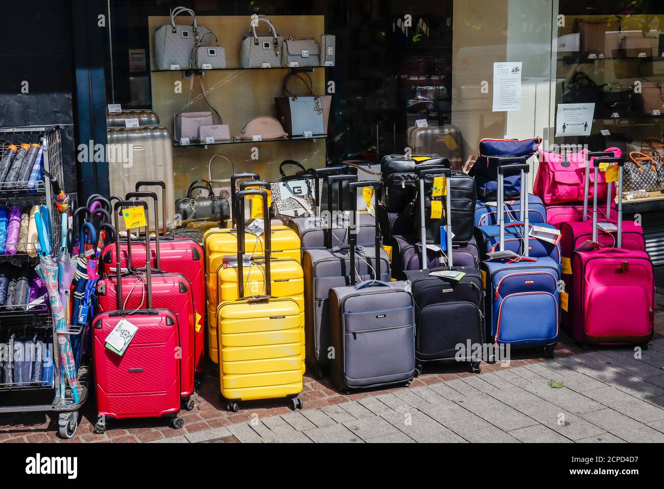 Luggage store sells travel cases in times of the corona pandemic with travel warning, Mülheim an der Ruhr, Ruhr area, North Rhine-Westphalia, Germany Stock Photo