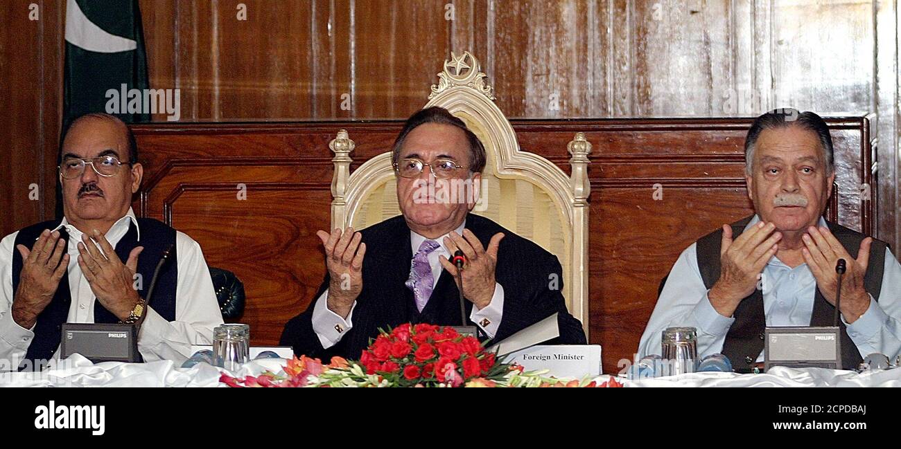 Anwar Pervez High Resolution Stock Photography And Images Alamy Never miss another show from pervez868.