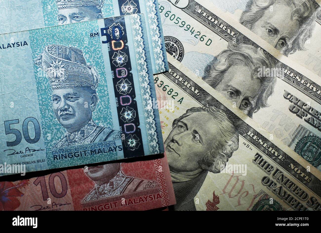 Singapore dollar notes hi-res stock photography and images - Alamy