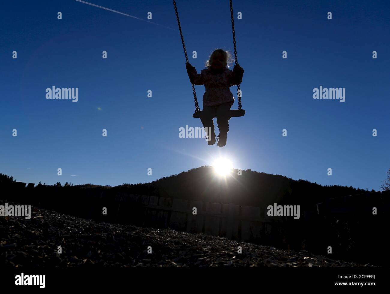Page 3 - Girl Swing Silhouette High Resolution Stock Photography and Images  - Alamy
