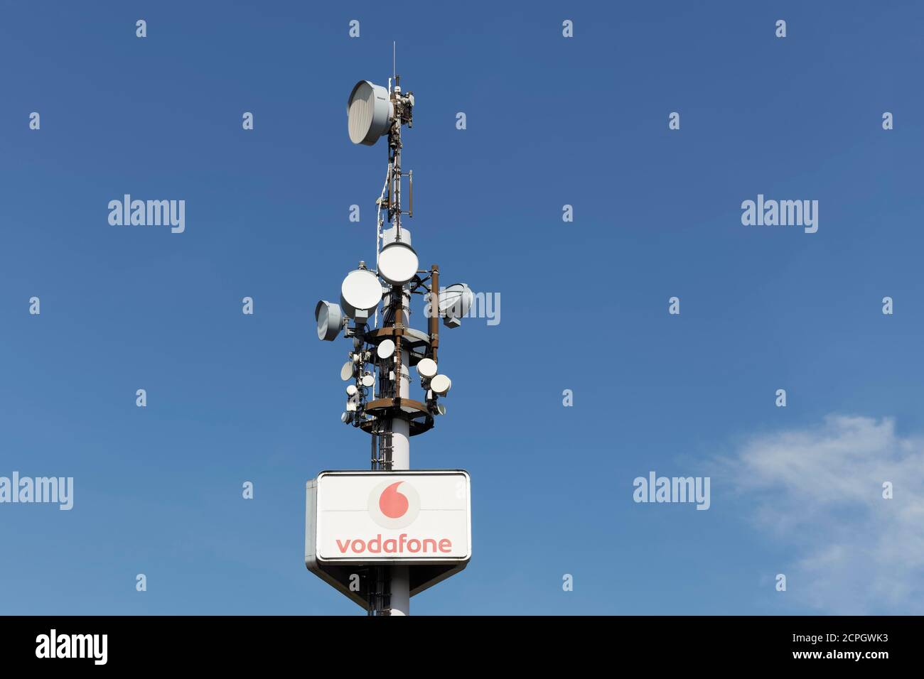 5G mobile phone mast from Vodafone, mobile broadband mast, Ratingen, North Rhine-Westphalia, Germany, Europe Stock Photo