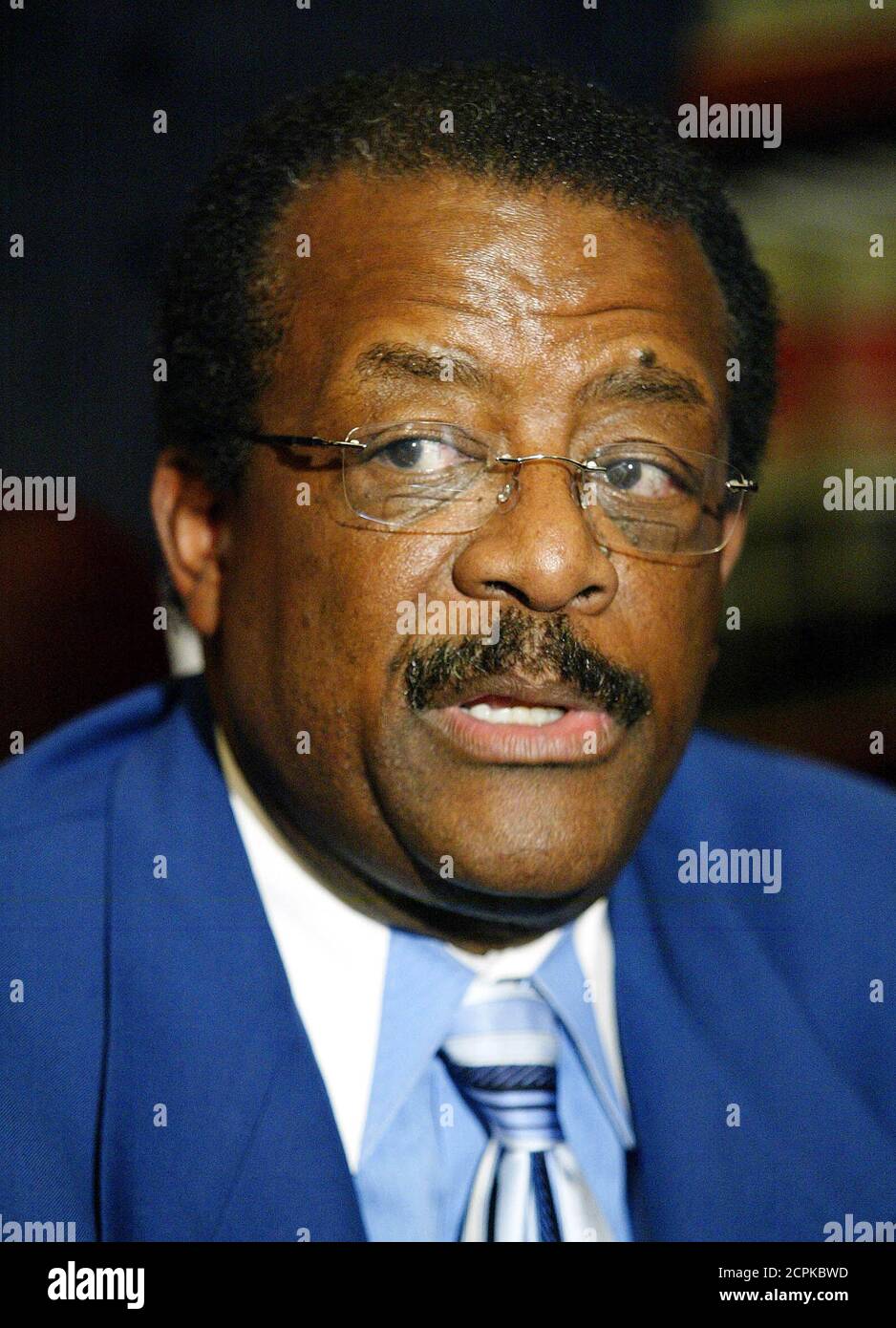 Lawyer Johnny Cochran Speaks At A News Conference At His Office To Discuss A Complaint Made To The Equal Employment Opportunity Commission Eeoc Against Radianz U S Inc Which Is Owned And Operated Lawyer Johnny Cochran Speaks At A News Conference At His Office To Discuss A Complaint Made To The Equal Employment Opportunity Commission Eeoc Against Radianz U S Inc Which Is Owned And Operated
