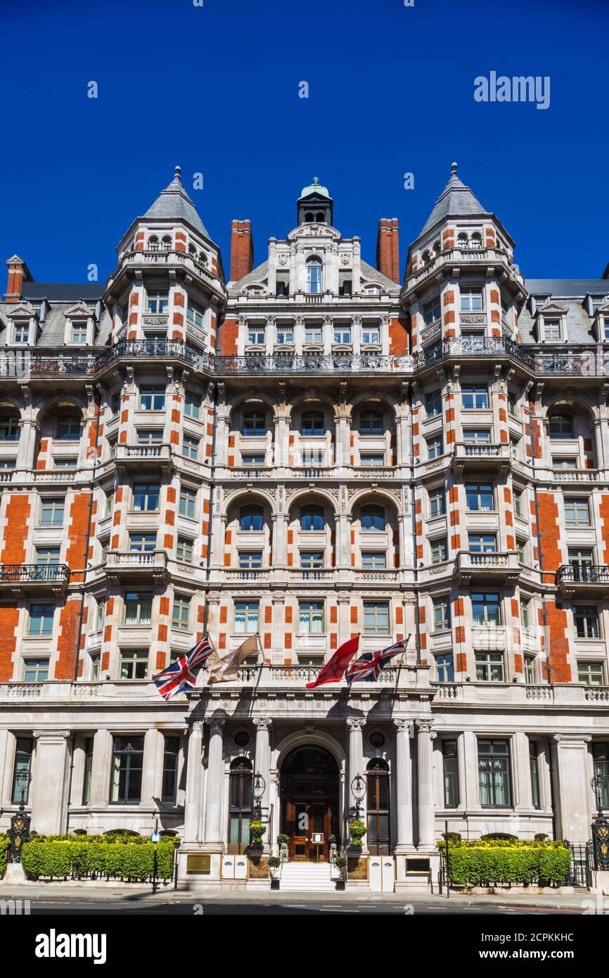 England, London, Westminster, Kensington and Chelsea, Knightsbridge, The Mandarin Oriental Hotel Stock Photo