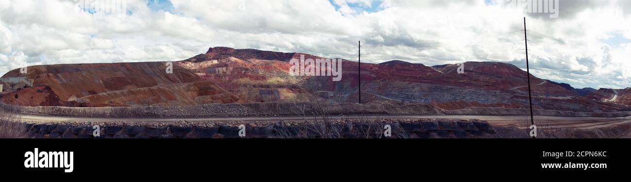 Look at an open-pit copper mine in New Mexico Stock Photo