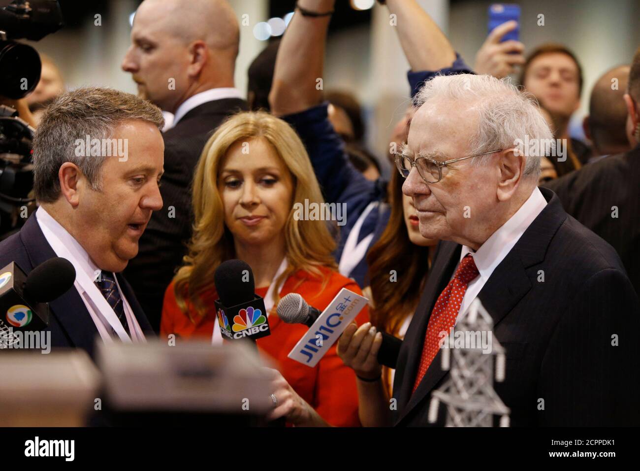 Warren buffett berkshire hathaway hi-res stock photography and images -  Page 9 - Alamy