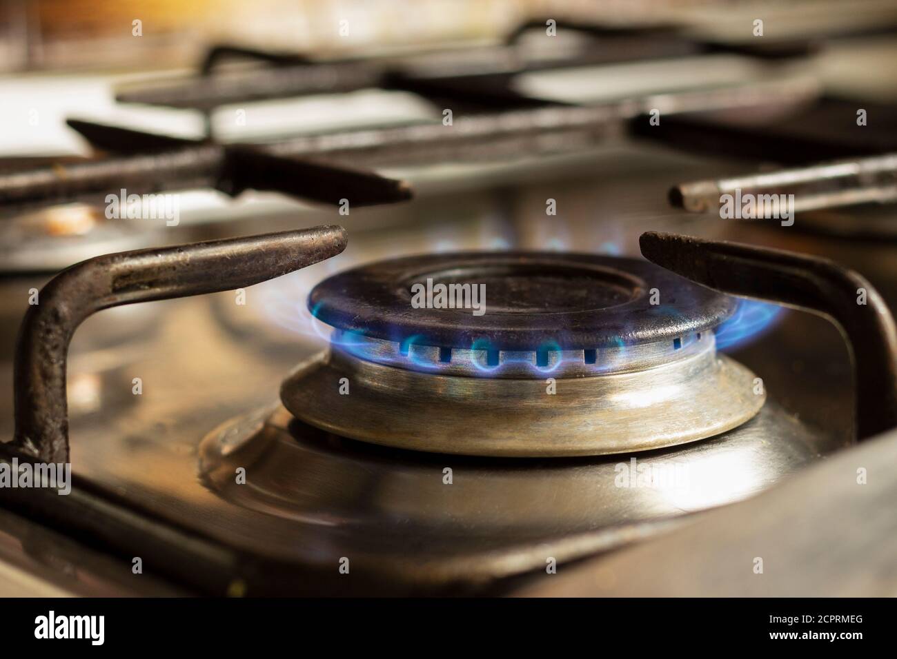 Lit blue gas stove burner hires stock photography and images Alamy