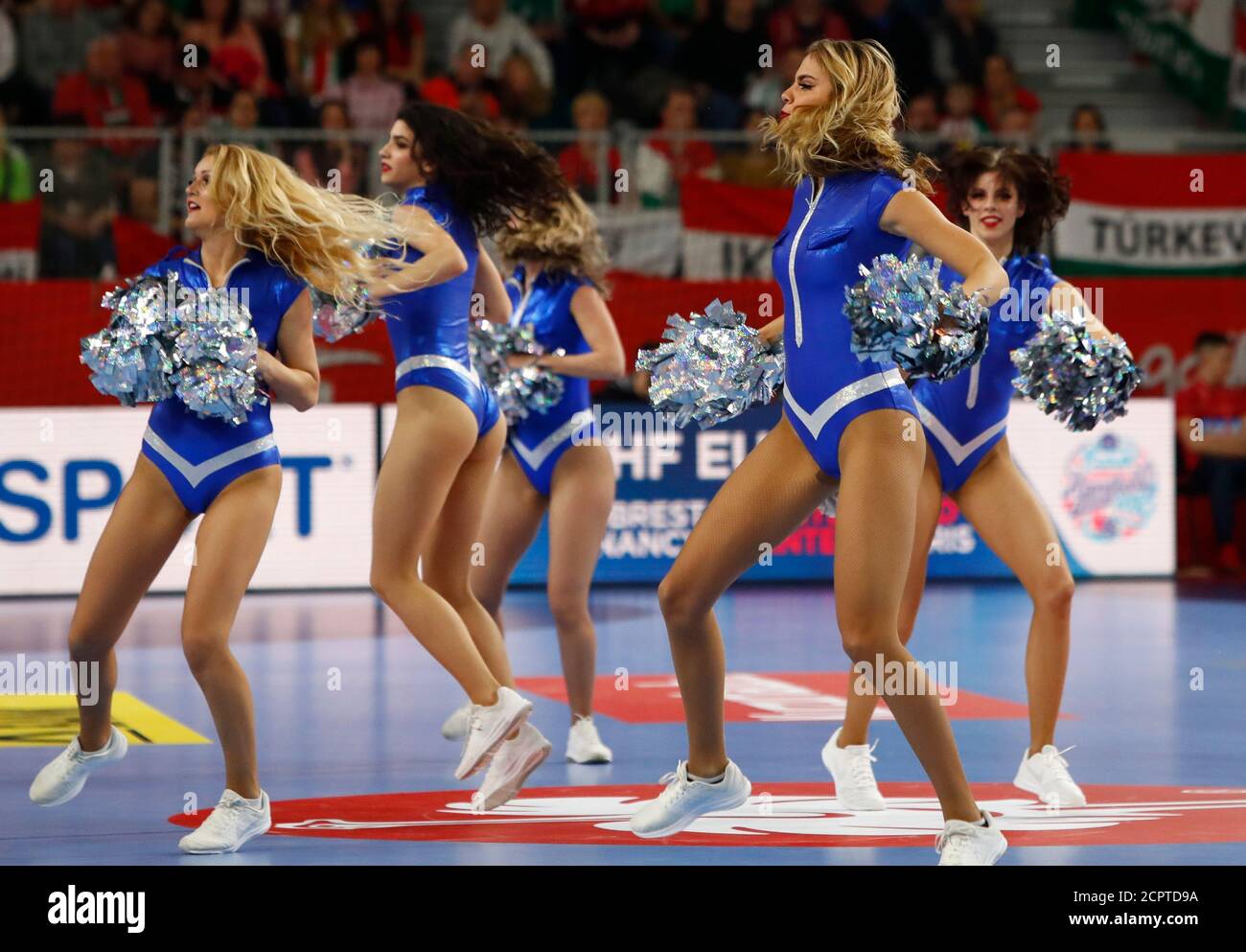 Page 4 - Cheerleaders Team High Resolution Stock Photography and Images -  Alamy