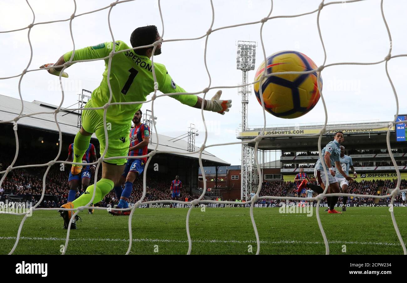 Soccer Football - Premier League - Crystal Palace vs West Ham United - Selhurst Park, London, Britain - October 28, 2017   West Ham United's Javier Hernandez scores their first goal    REUTERS/Eddie Keogh    EDITORIAL USE ONLY. No use with unauthorized audio, video, data, fixture lists, club/league logos or 'live' services. Online in-match use limited to 75 images, no video emulation. No use in betting, games or single club/league/player publications. Please contact your account representative for further details.? Stock Photo