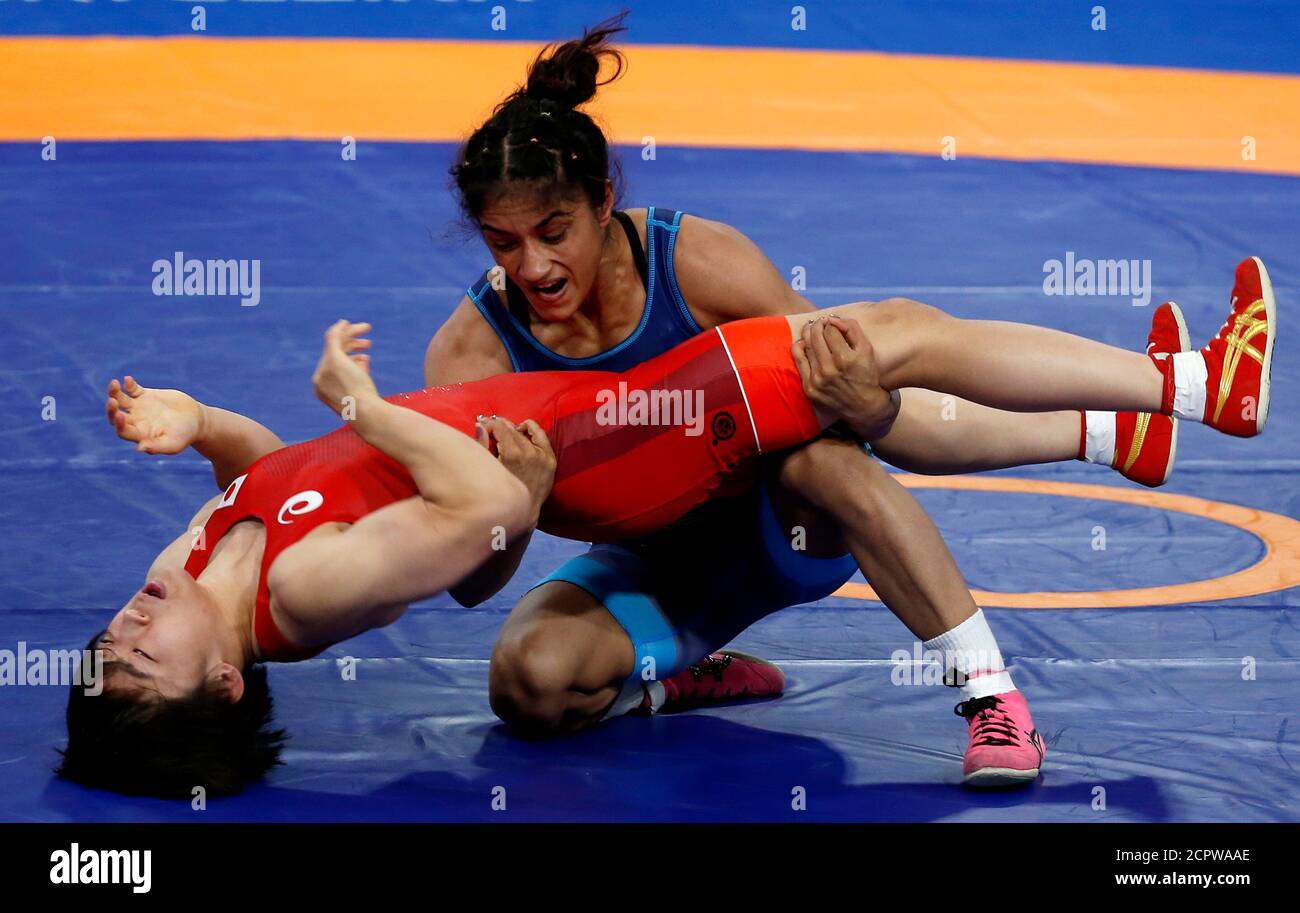 Asian Girls Wrestle