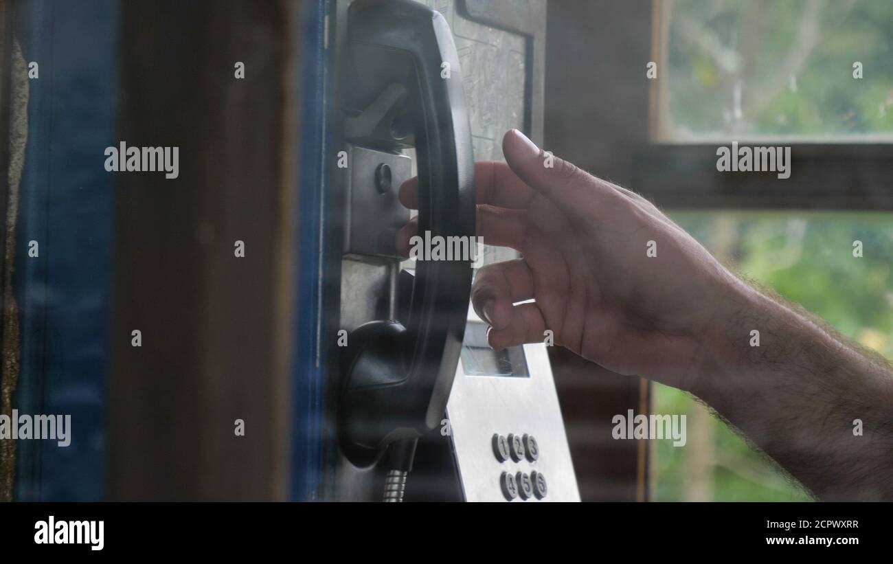 American red telephone booth hi-res stock photography and images - Alamy