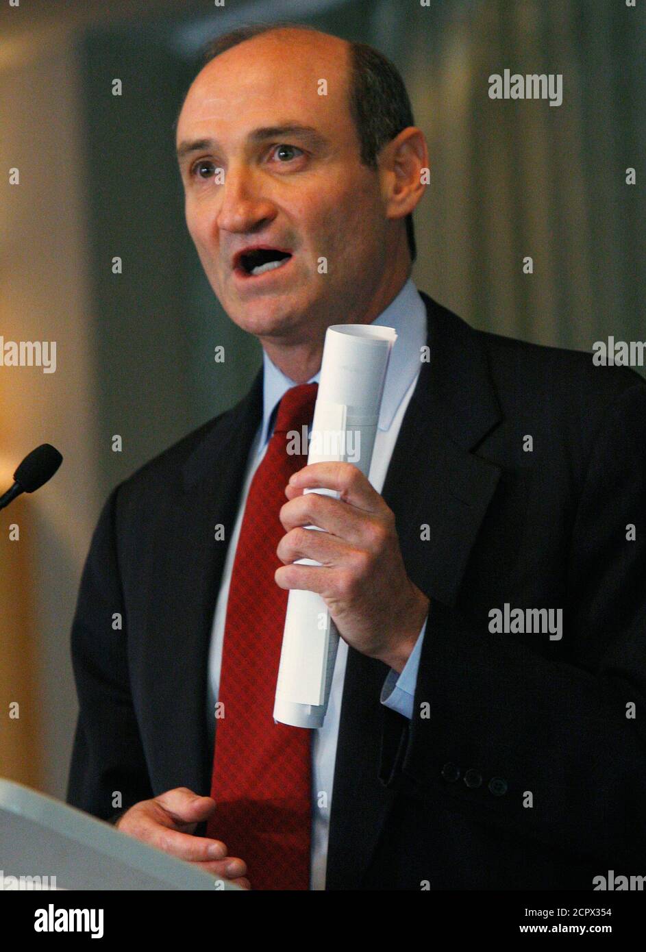 Oil giant exxon hires stock photography and images Alamy