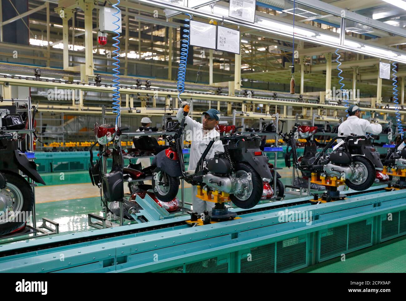 India motorcycle assembly line hires stock photography and images Alamy