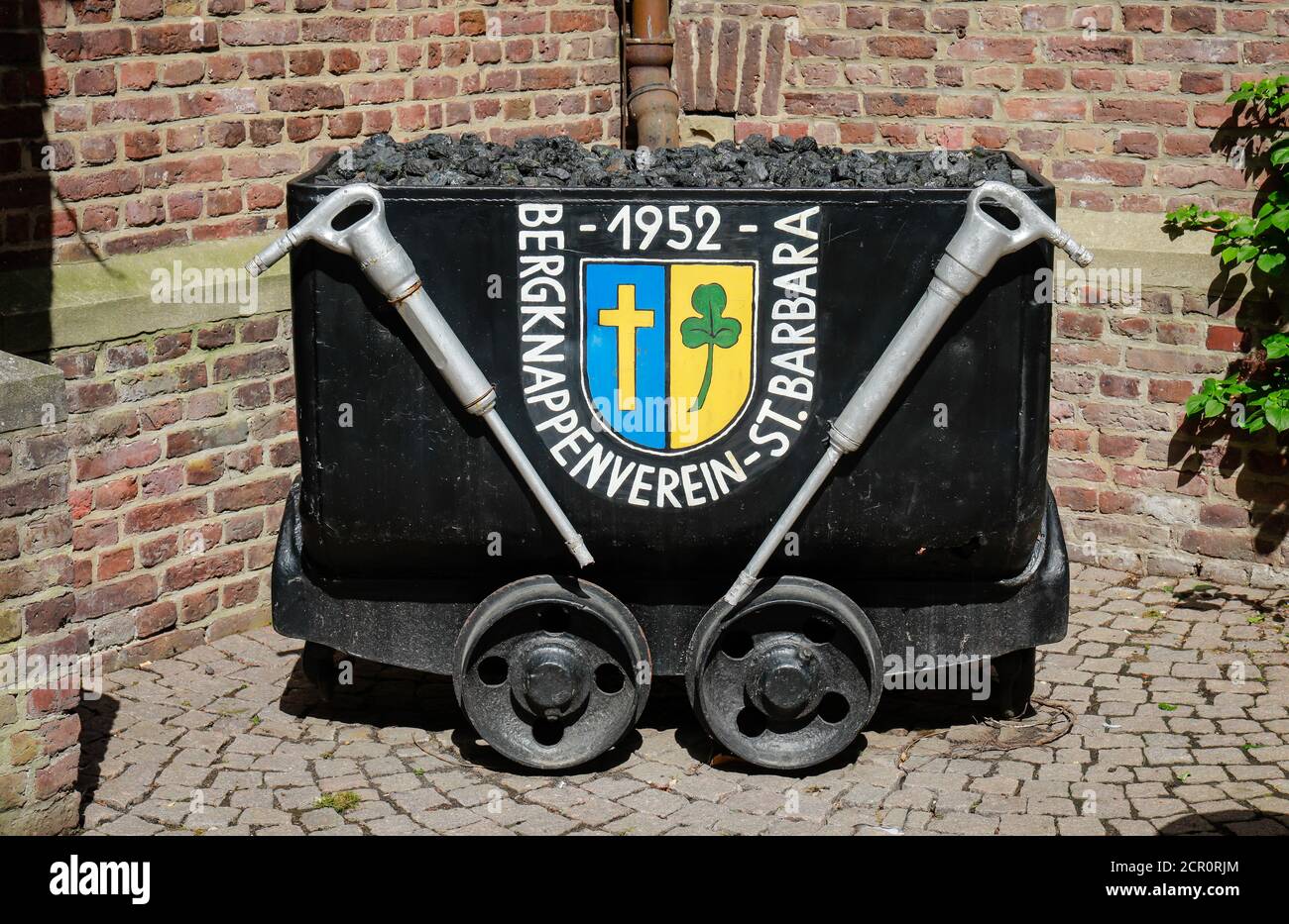 Coal lorry Bergknappenverein St. Barbara 1952 in the Brunnenhof of the Marienbasilika in the pilgrimage site Kevelaer, Lower Rhine, North Stock Photo