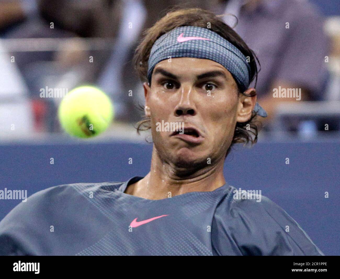 Funny tennis hi-res stock photography and images - Alamy
