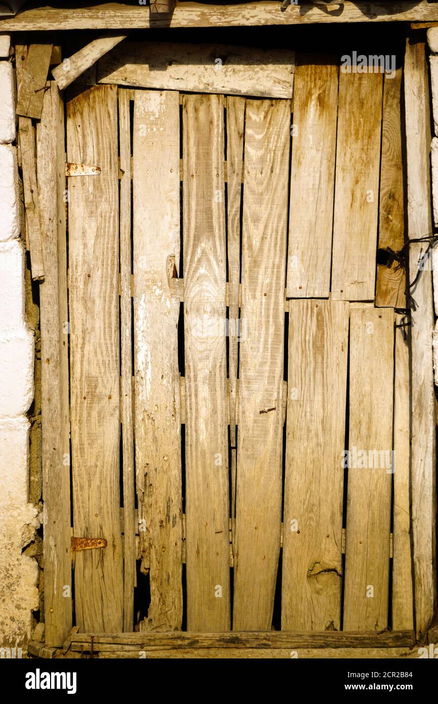 Old wooden door closed new hi-res stock photography and images - Alamy