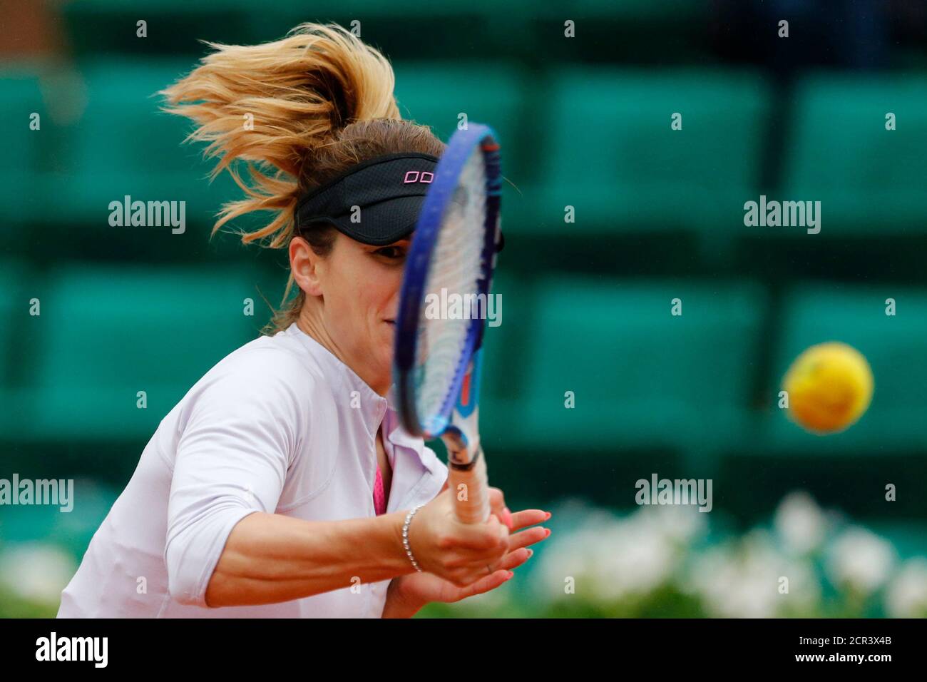 Tennis - French Open - Roland Garros - Tsvetana Pironkova of Bulgaria v  Agnieszka Radwanska of Poland - Paris, France - 31/05/16. Tsvetana Pironkova  returns the ball. REUTERS/Pascal Rossignol Stock Photo - Alamy