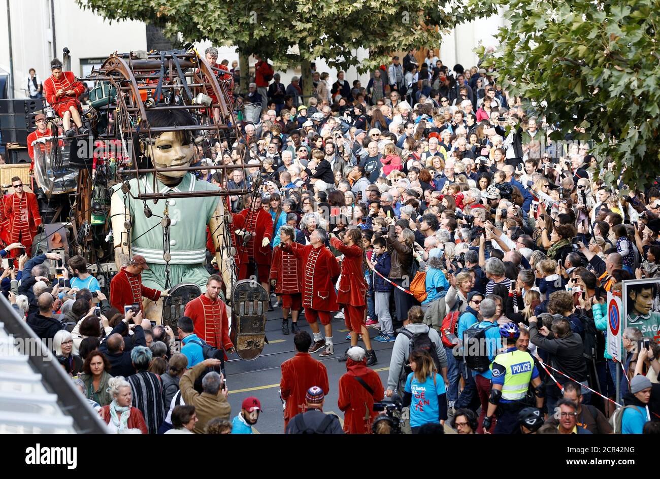 Royal de luxe puppet hires stock photography and images Alamy